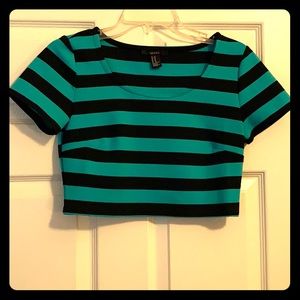 ✨5/$30 - Forever 21 Crop Top